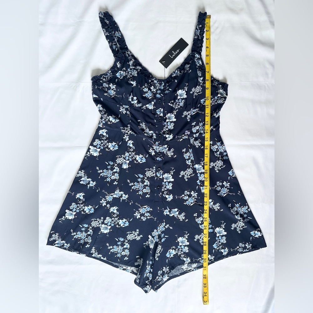 NWT Lulus With Sweetness Floral Print Ruffled Romper - Navy Blue - M - Picture 13 of 15
